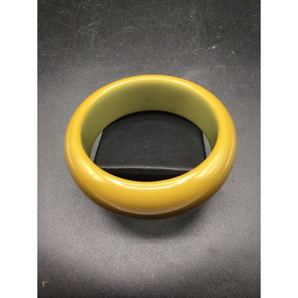Olive Green Bakelite Bangle Chunky Domed Thick Glossy Vintage Plastic Bracelet - Picture 4 of 7